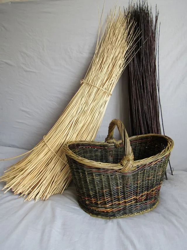 Botte Osier blanc, avec botte osier brut et panier osier oval